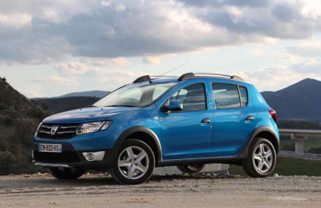 Három hengerrel hajt a három új Dacia