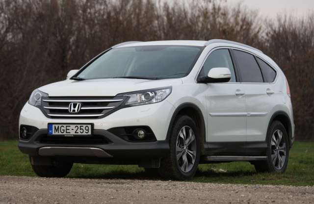 Pont amennyi kell – Honda CR-V 2.2 Lifestyle teszt