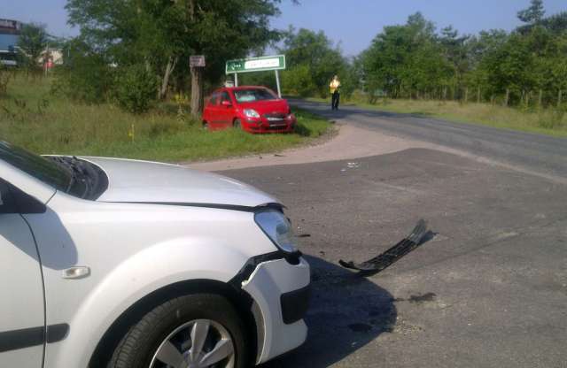 Az autósok 39%-a mobilozott, 4%-a szexelt már vezetés közben