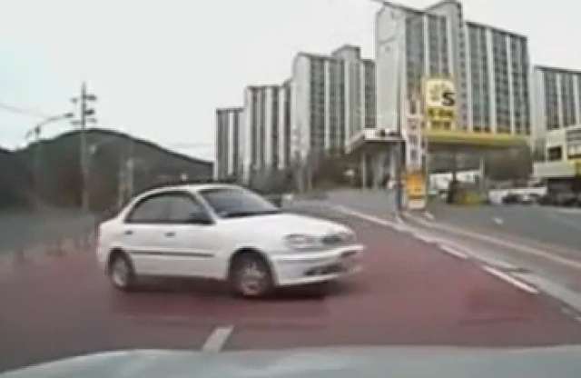 Szerencsés idióta a Daewoo Lanos sofőrje