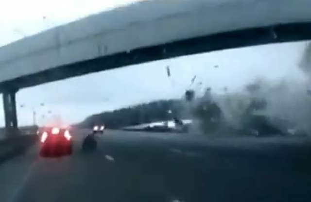 Fedélzeti kamera rögzítette a moszkvai repülőgép-balesetet