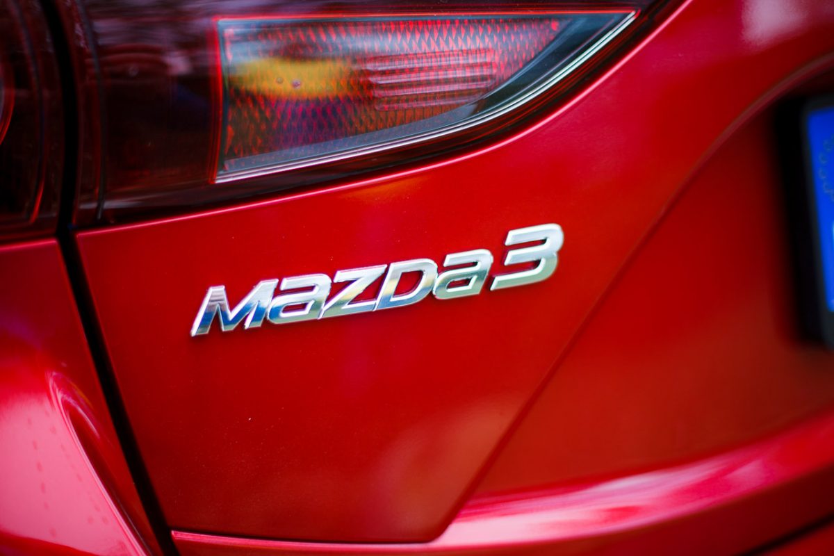 MAZDA 3