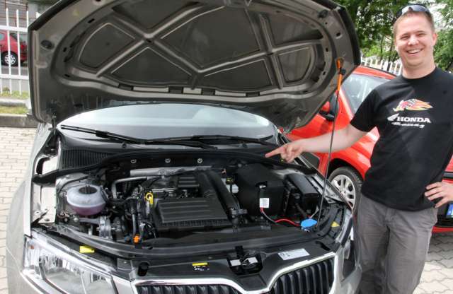 Skoda Octavia kéne újonnan. De milyen motorral?