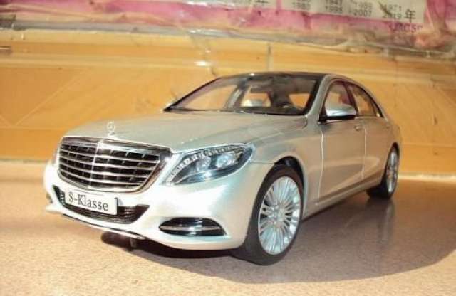Modellautóként már csodálható az új Mercedes S