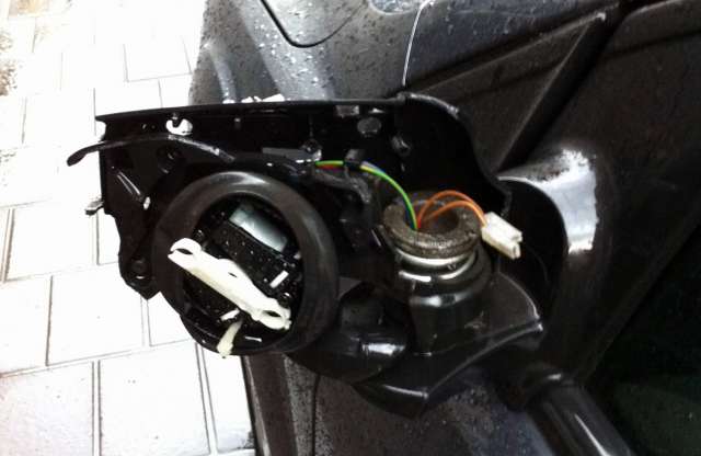 Tükörcsere a vártnál olcsóbban, avagy egy kis csináld magad