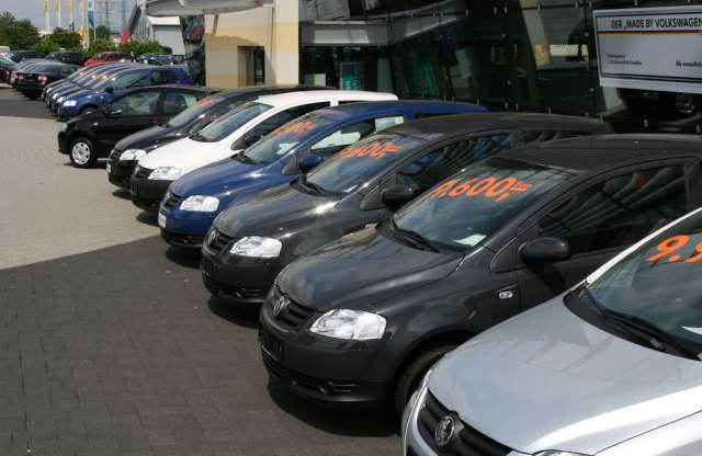 Tovább nőtt a külföldről behozott használt autók száma