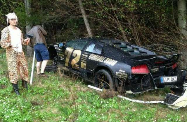 Baleset a Gumball 3000 futamon