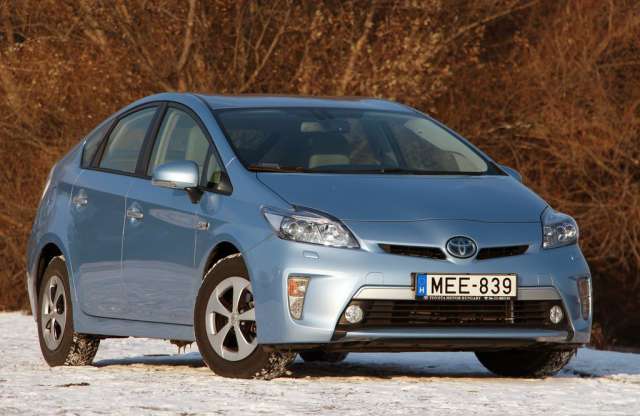 A Toyota lenyomta a BMW-t