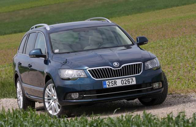Kicsit új, nagyon nagy. Felfrissült a Skoda Superb