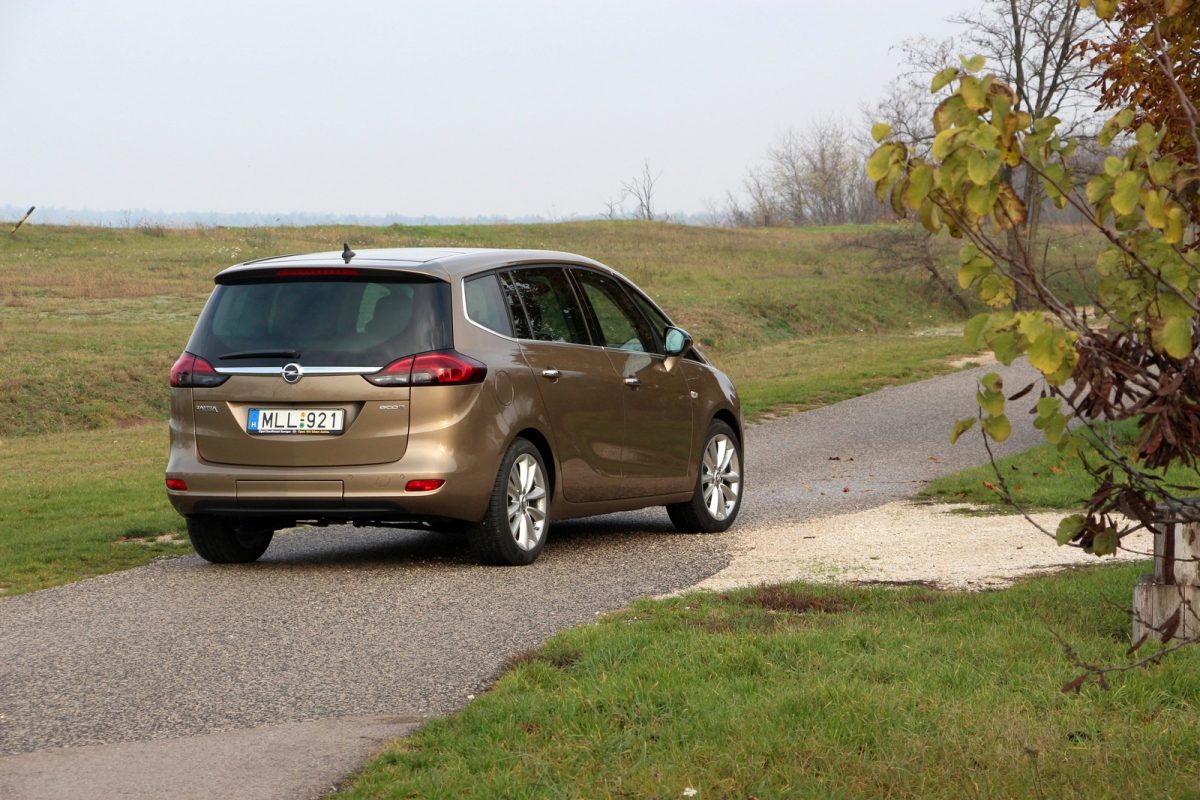 OPEL ZAFIRA TOURER