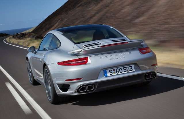 Mélyrepülésben a német autópiac