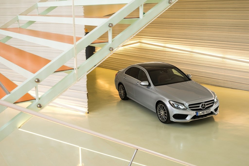 MERCEDES-BENZ C-OSZTÁLY