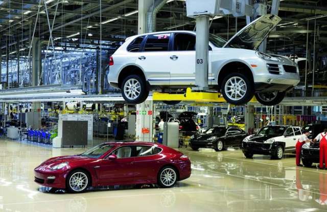 Árvíz miatt állt a Porsche lipcsei gyára