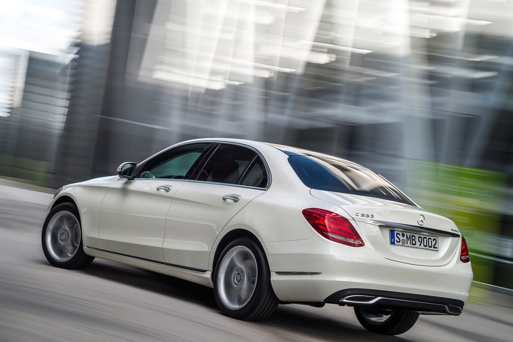 MERCEDES-BENZ C-OSZTÁLY