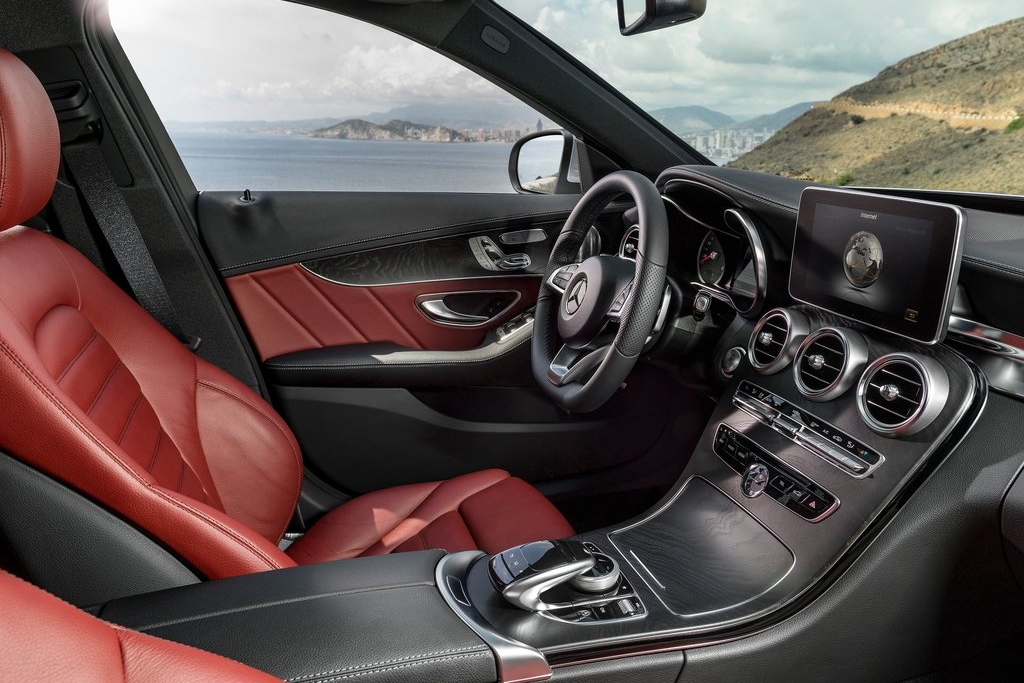 MERCEDES-BENZ C-OSZTÁLY