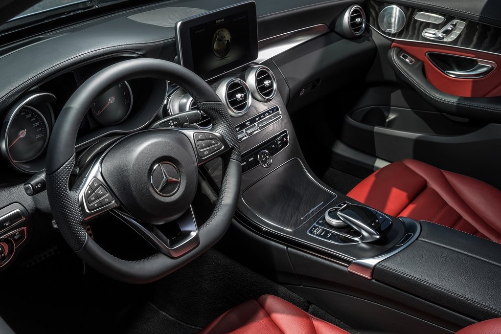 MERCEDES-BENZ C-OSZTÁLY