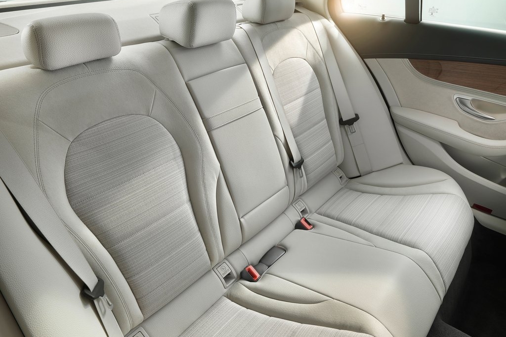 MERCEDES-BENZ C-OSZTÁLY