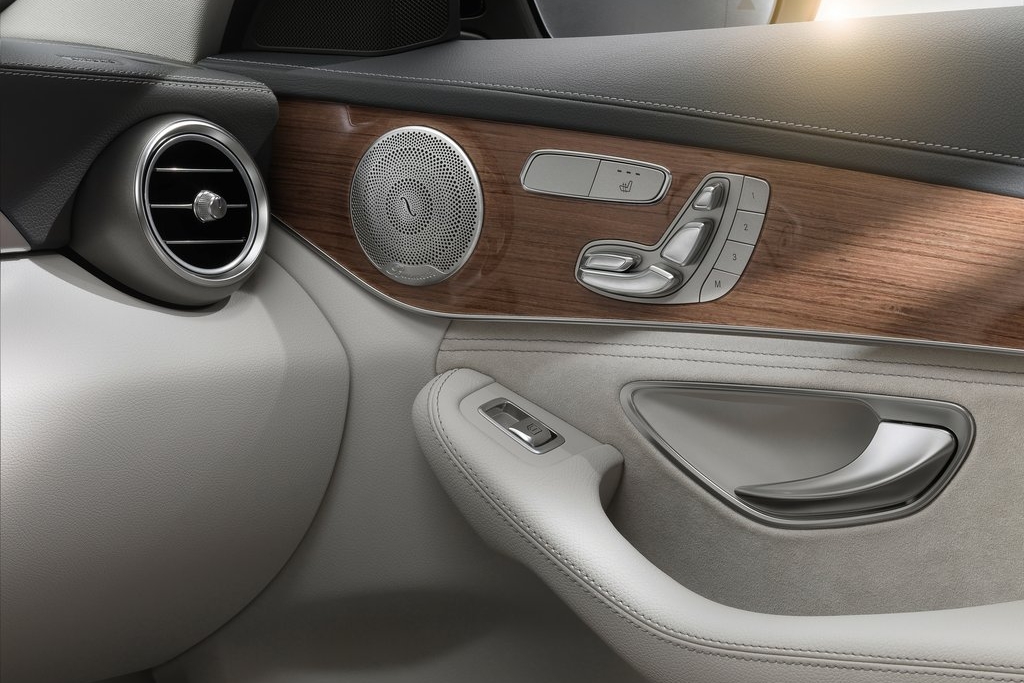 MERCEDES-BENZ C-OSZTÁLY