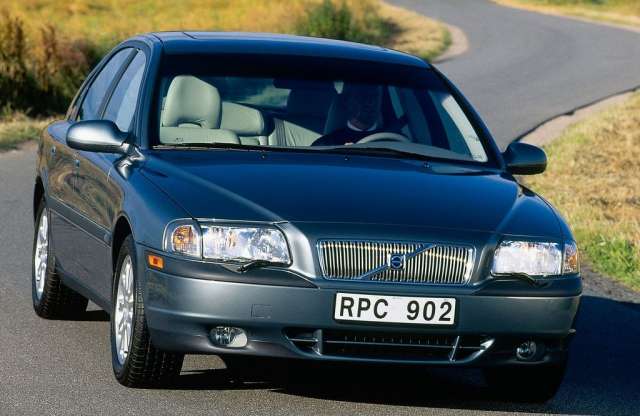 Legyen nagy, dízel, automata. A felső határ 1 millió