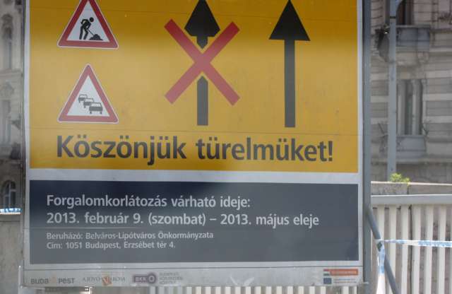 Ahogy jöttek, el is tűnnek az extra buszsávok