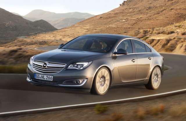 Sokat várva, formailag óvatosan frissül az Opel Insignia