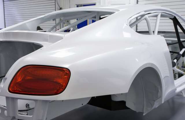 Készül a Bentley versenyautója