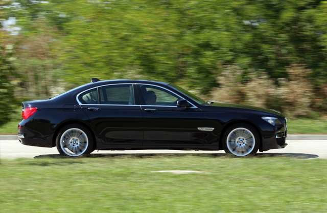 Durva diétán a 7-es BMW