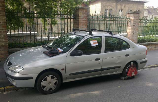 Miért lopnak el egy 13 éves, 330 ezret futott autót?