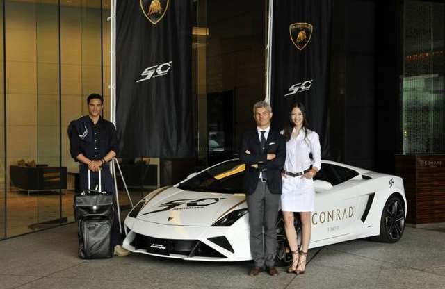 Szoba kilátással és Lamborghini Gallardóval