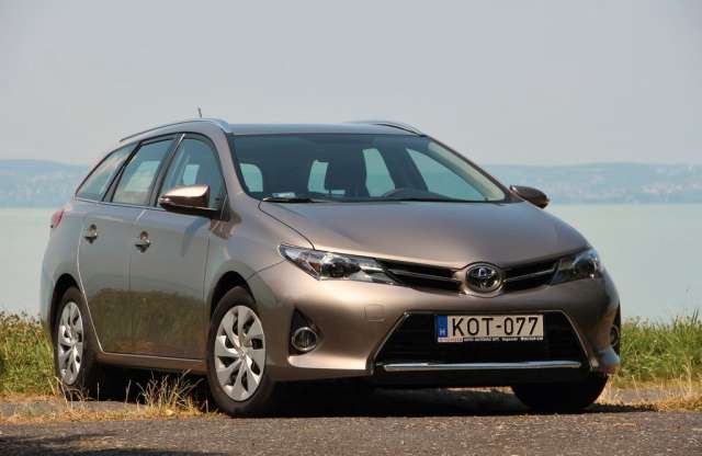 Hazai próbán a Toyota Auris Touring Sports