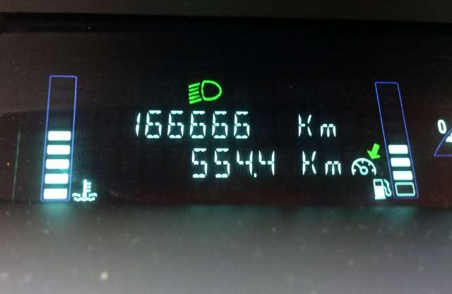 Kilométerórák több és kevesebb kilométerrel