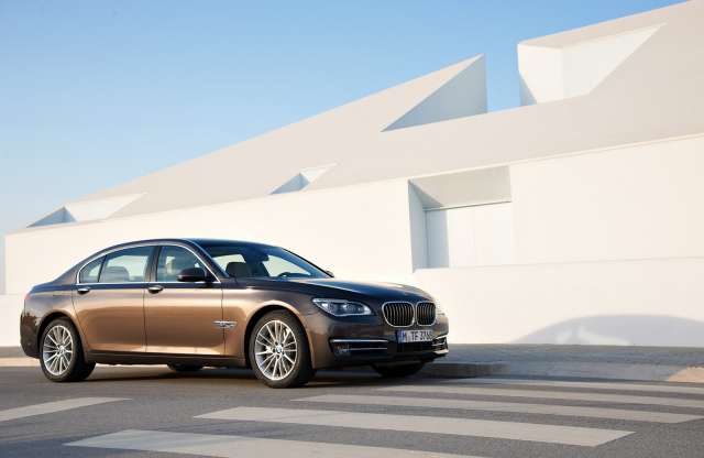 Ne tessék S Mercit venni, jön az új 7-es BMW is!