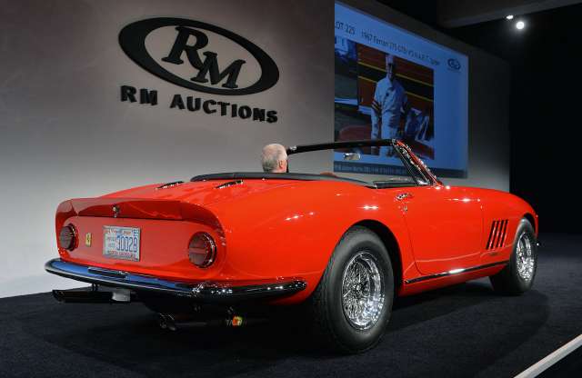 6,2 milliárdot fizettek a ritka Ferrariért