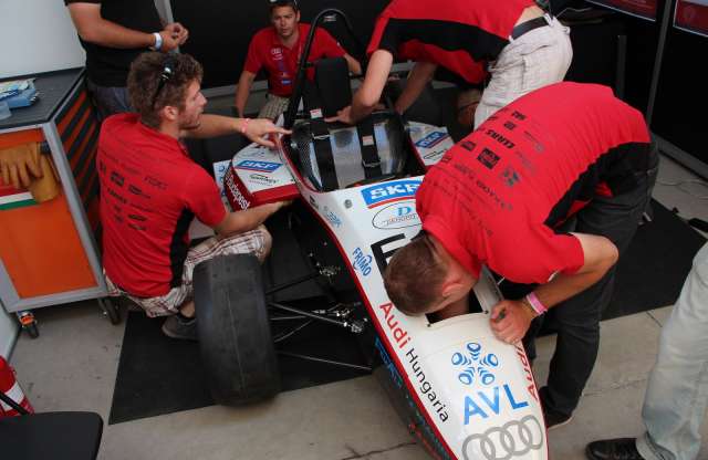 Magyar villanyautó 3,5 s alatti százra gyorsulással