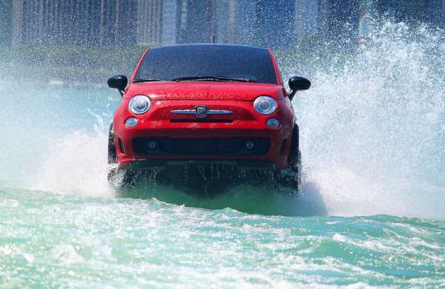 Vízen jár a Fiat 500?