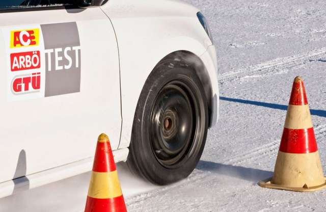 Continental és Dunlop gumik győztek a német teszten