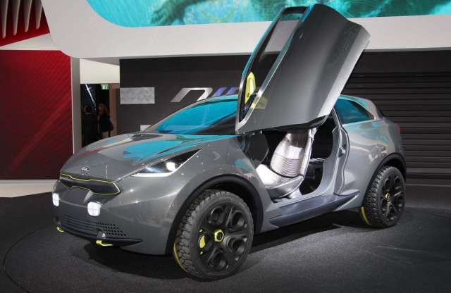 Kisméretű SUV-t villantott Frankfurtban a Kia