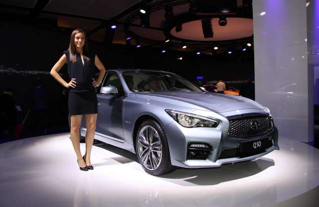 Kicsit Mercedes, nagyon modern: Infiniti Q50