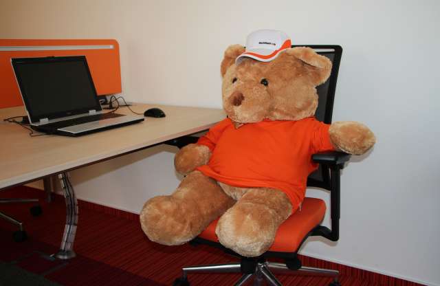 Óriásmackónk várja társait