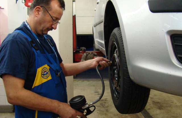 Kevesebb brit hal meg szabálytalan gumik miatt 