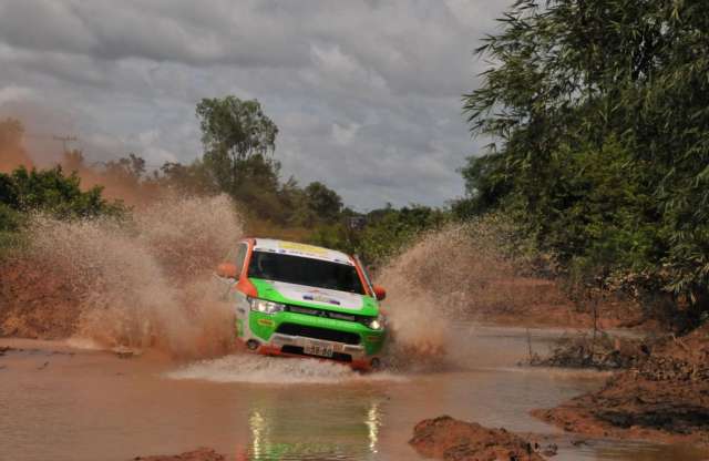 Raliversenyt teljesített a hálózatból tölthető Outlander