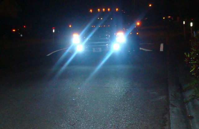 Nem elég a nappali fény a ködben