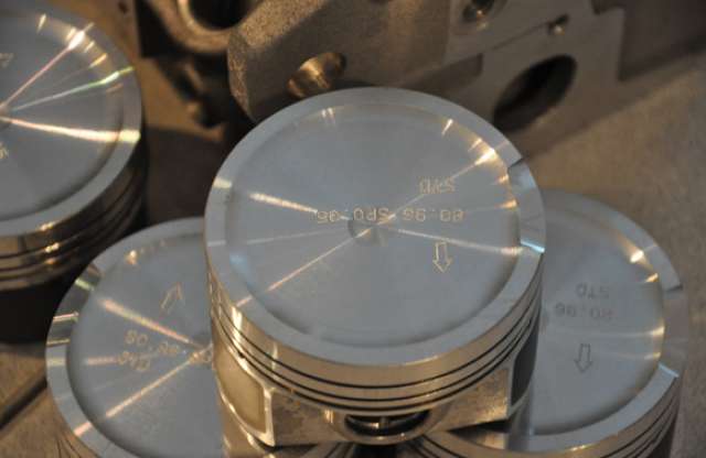 Motorfelújítás? Olcsón is van jó alkatrész. Itt a Moto Parts