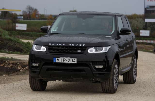 Nem ismer akadályt a Range Rover Sport