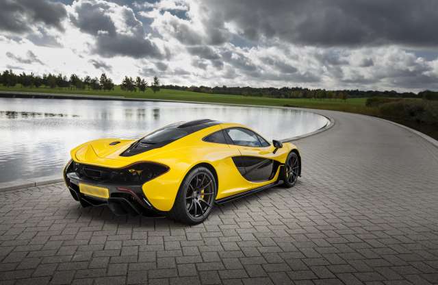 6,8 másodperc alatt van kétszázon a McLaren P1