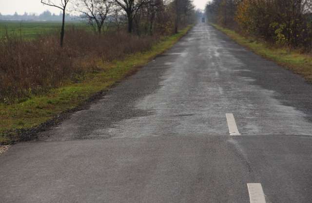 Használt gumikkal drasztikusan javítható az utak állapota