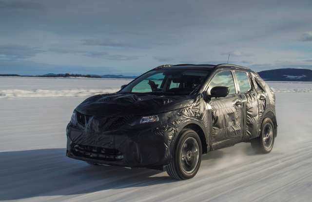 Egy hét múlva debütál, álcázva már látható az új Nissan Qashqai