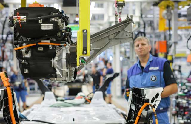 A BMW évi egymilliárd eurót költ Magyarországon