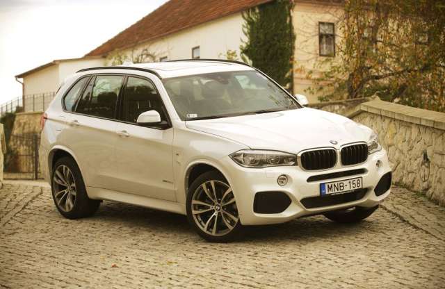 Vezettük a megújult BMW X5-öst