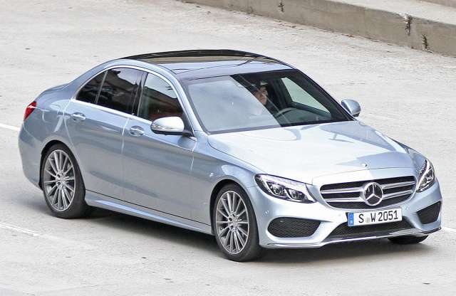 Lebukott az új C-osztályos Mercedes
